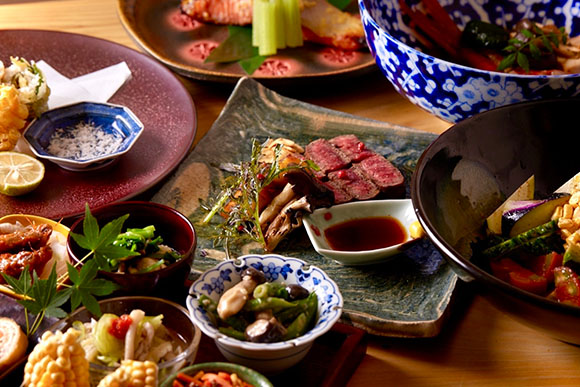 「ちょこちょこ豆皿小鉢（七種）と本日の一品」